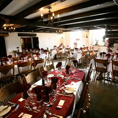 宾馆 The Stables - The Collection Group 4*